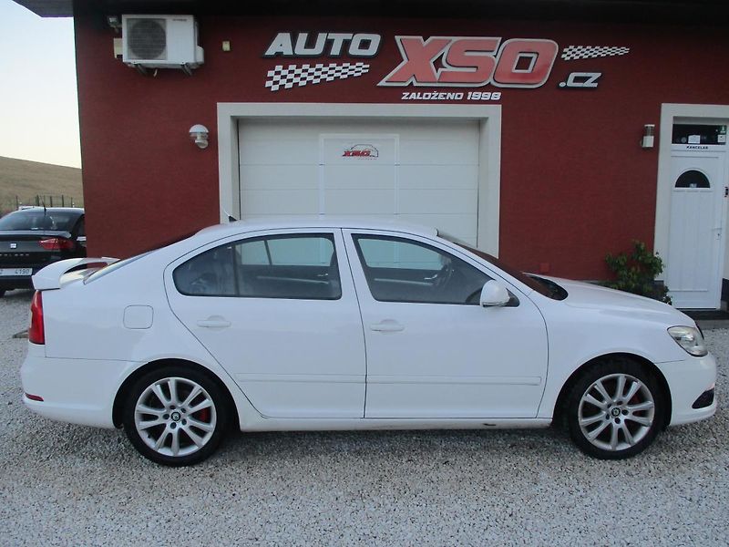Škoda Octavia 2.0 TSi RS +sada kol - fotka 2 z 31