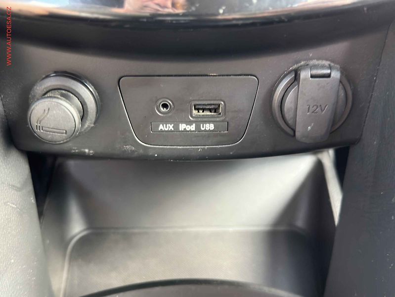 Hyundai i30 (2012) 1.6 GDi, ČR, Trikolor - fotka 16 z 18