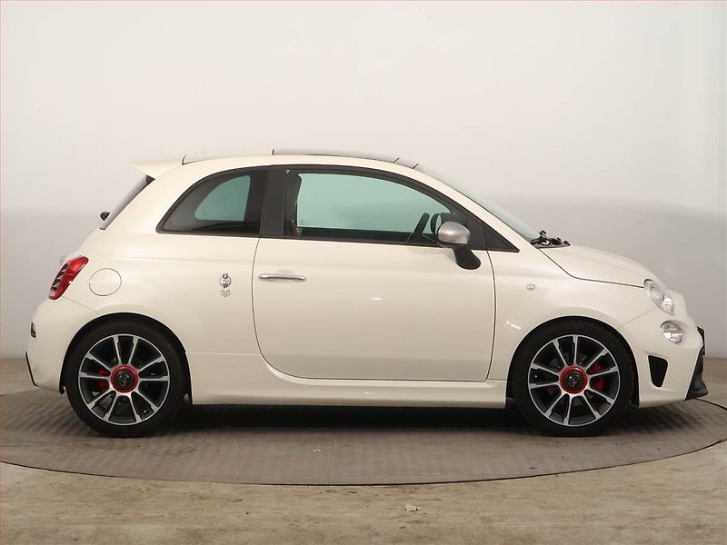 Abarth 595 (2020) Turismo, Kůže, Navi, Bi-Xenony - fotka 6 z 14