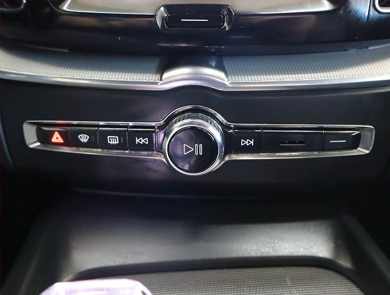 Volvo XC60 (2023) B4 AWD - fotka 23 z 32