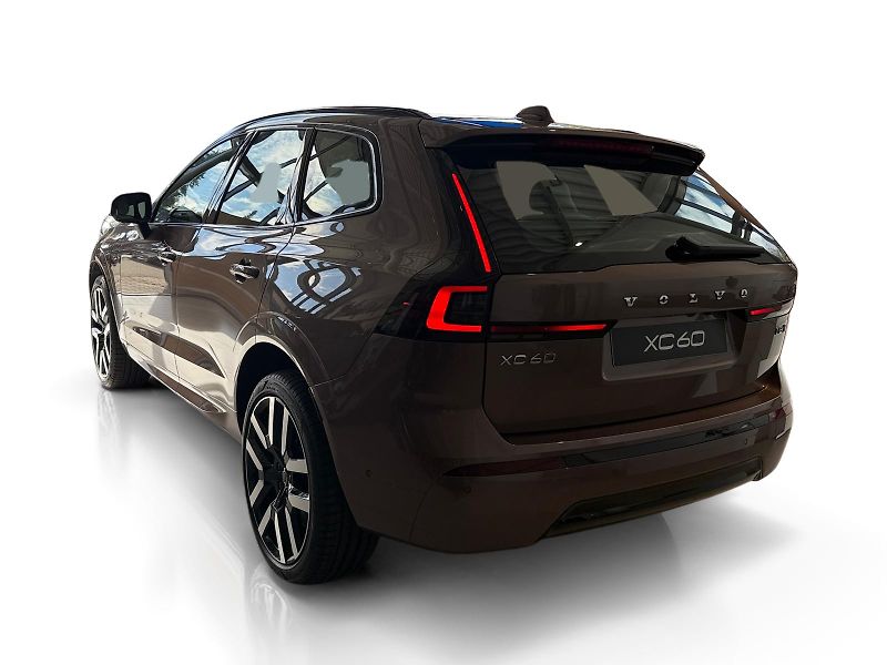 Volvo XC60 (2026) T6 AWD XLR ULTRA DARK Execut. - fotka 6 z 21