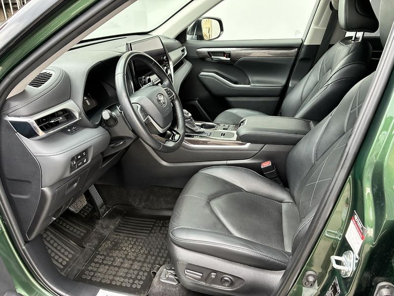 Toyota Highlander 2.5 HSD e-CVT AWD Executive Sk - fotka 10 z 27