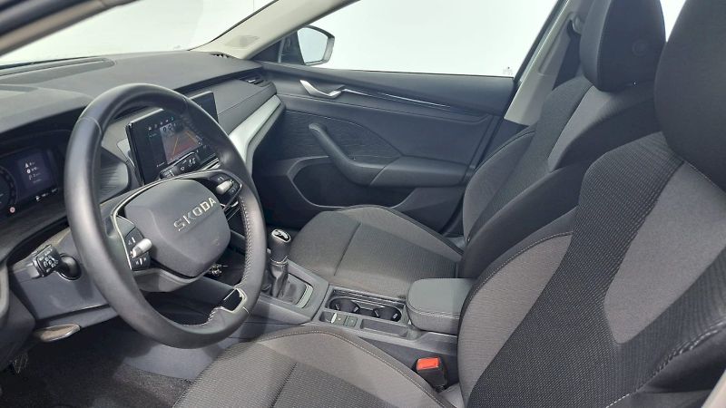 Škoda Octavia (2025) Selection 1,5 TSI 110 kW - fotka 11 z 23