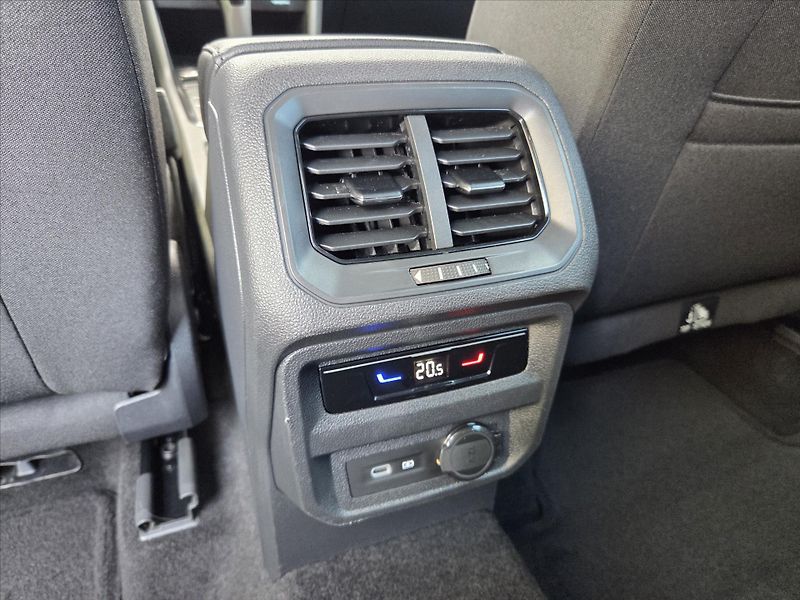 Seat Tarraco 2,0 TDi DSG Style Tažné z. 1.m - fotka 11 z 27