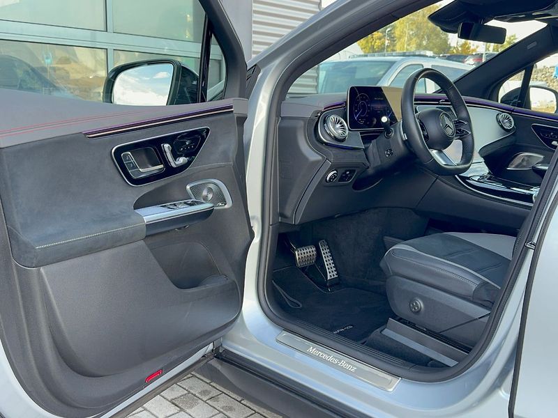 Mercedes-Benz Ostatní EQE 350 4MATIC SUV AMG - fotka 23 z 35