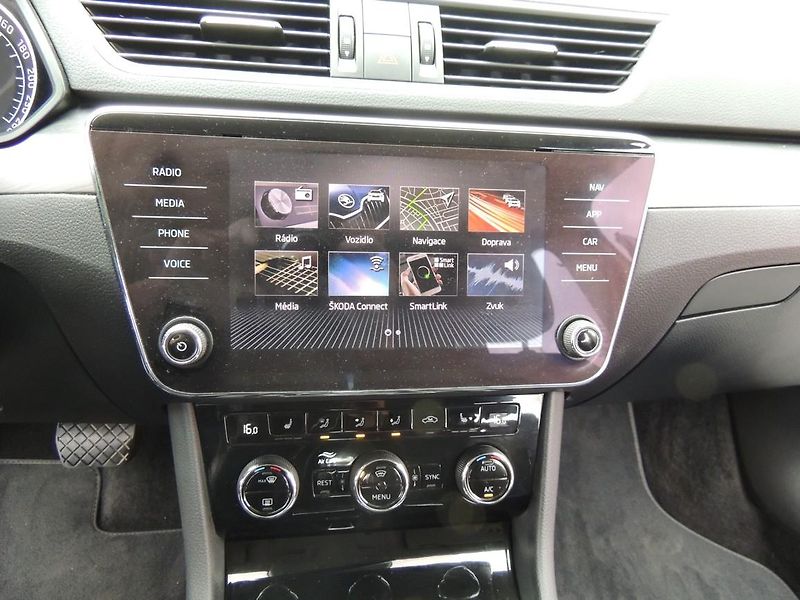 Škoda Superb (2019) 2.0TSi,200kw,4x4,DSG,Style,ČR - fotka 32 z 55