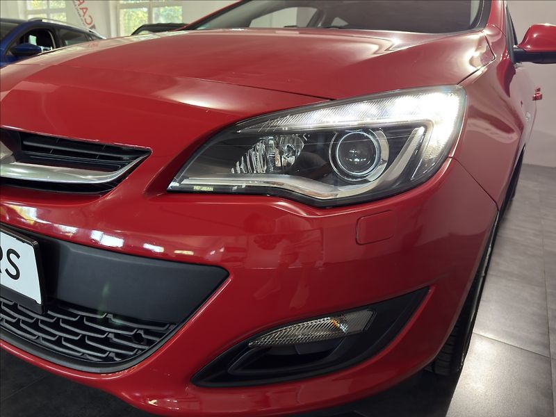Opel Astra 1,4   T SPORT ENERGY BI-XENON - fotka 30 z 38