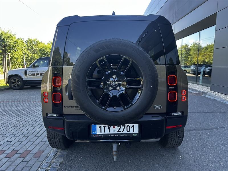 Land Rover Defender 2,0 - fotka 7 z 22
