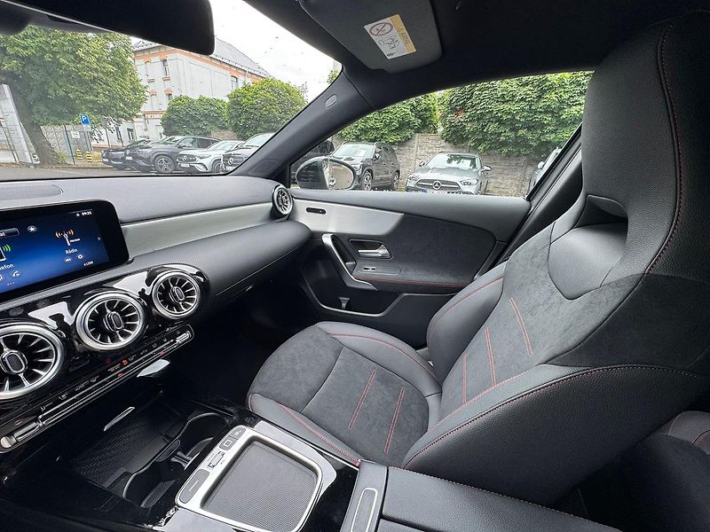 Mercedes-Benz Třídy A A 250 e AMG Premium paket demo - fotka 20 z 33