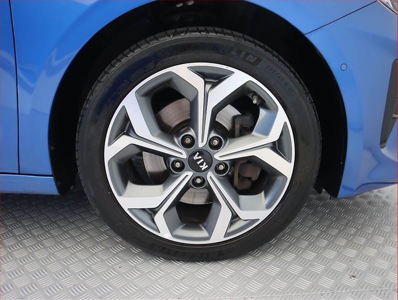 Kia Ceed (2021) 1.5 T-GDI, Automat, Serv.kniha - fotka 15 z 21