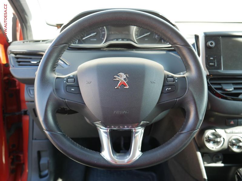 Peugeot 208 (2017) 1.2PT, ČR, AC, výhřev sed - fotka 14 z 15