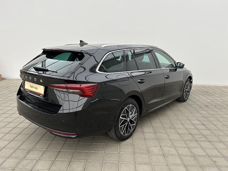 Škoda Octavia 1.5 TSI Top selection - fotka 2 z 23