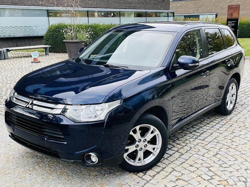 Mitsubishi Outlander 2.0i MANUÁL 1.MAJITEL TAŽNÉ - fotka 2 z 44