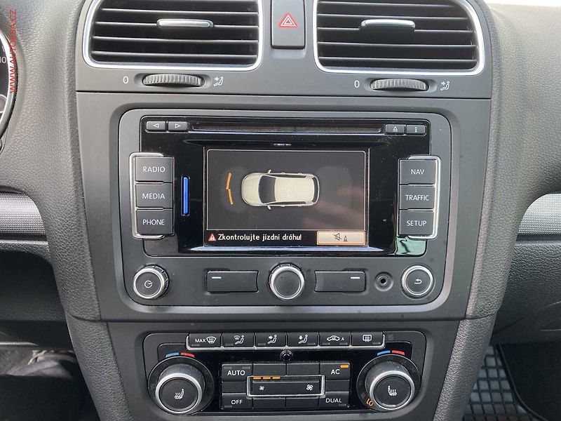 Volkswagen Golf (2012) 2.0 TDi, Style, navi - fotka 18 z 18