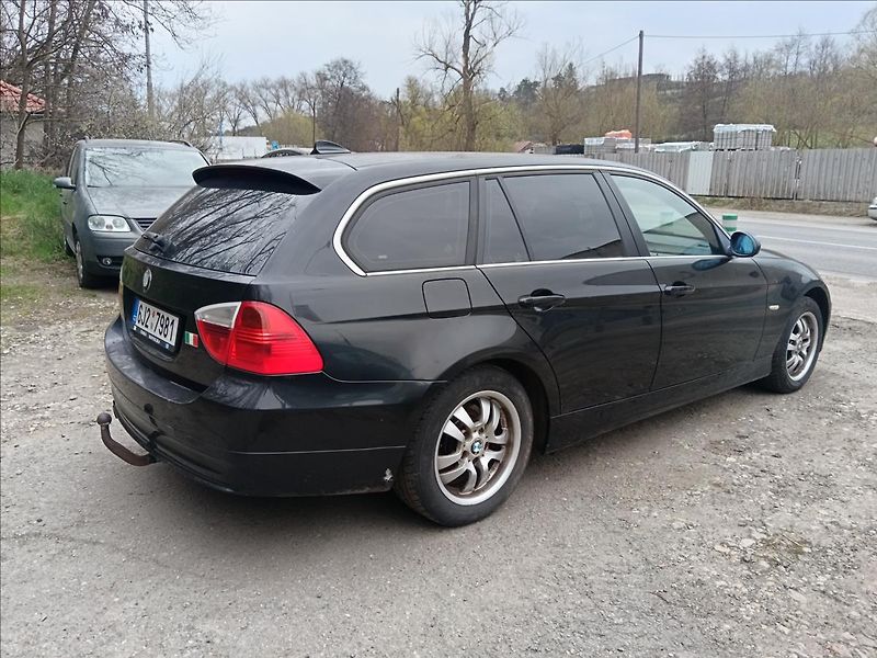 BMW Řada 3 2,5 i - fotka 11 z 19