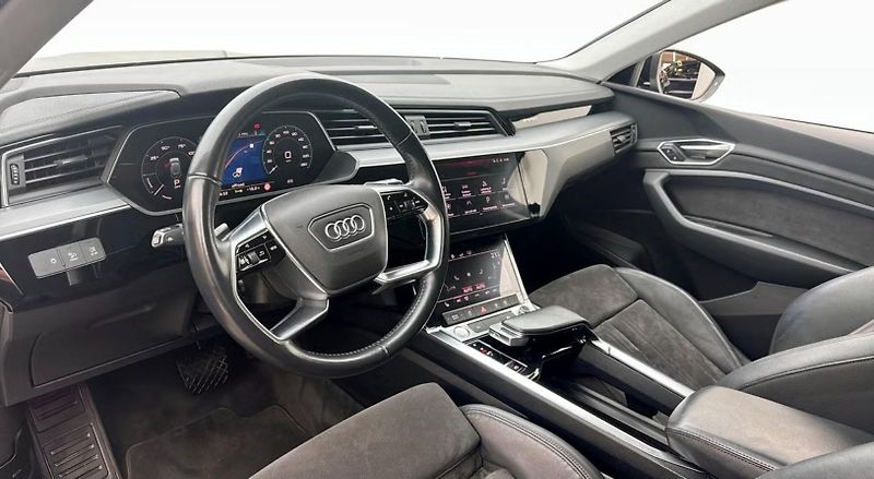 Audi e-tron 55 Quattro Tažné Panorama LED  - fotka 7 z 19