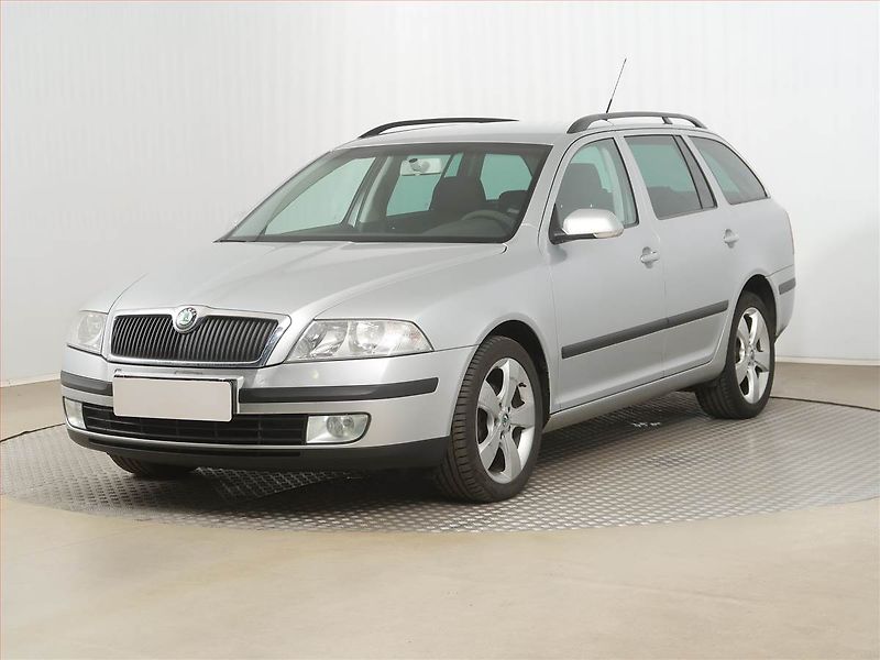 Škoda Octavia (2009) 1.9 TDI, po STK, Tažné - fotka 2 z 14