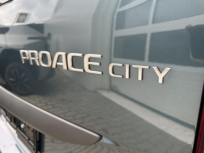Toyota ProAce City Verso (2026) 1.5D-8A/T - LONG 7S BUSINESS - fotka 22 z 29