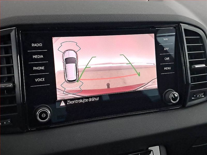 Škoda Karoq (2023) Sportline 2.0 TDI - fotka 21 z 23