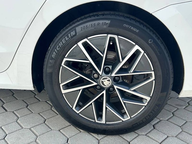 Škoda Octavia Style 6MP 1,5TSI - fotka 23 z 26