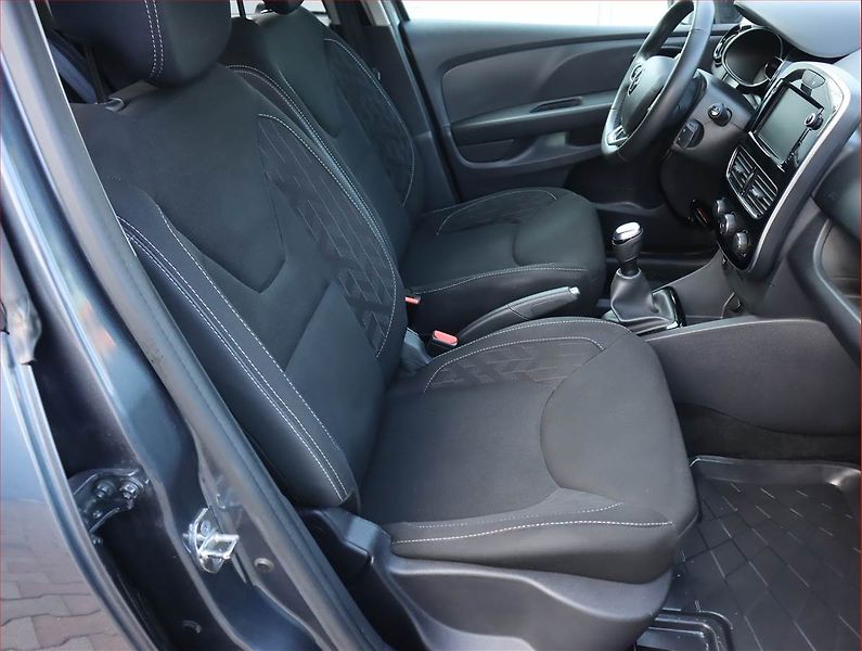 Renault Clio (2019) Limited 0.9 TCe, Serv.kniha - fotka 9 z 19
