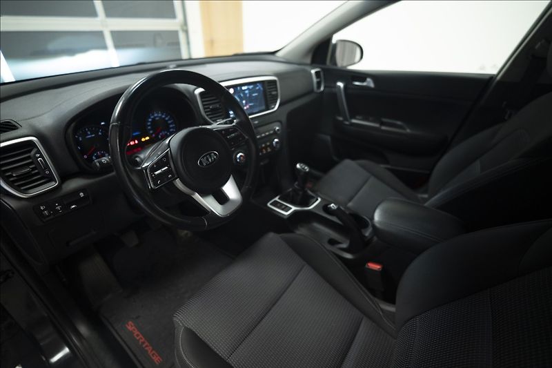 Kia Sportage 1,6 CRDi NAVI KAMERA VÝHŘEV ČR - fotka 19 z 49