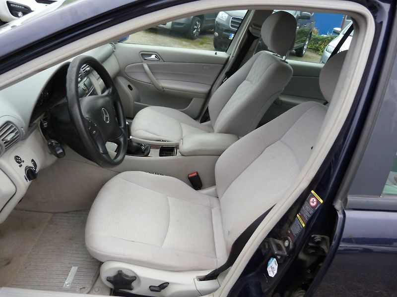 Mercedes-Benz Třídy C 200 CDI - fotka 9 z 21