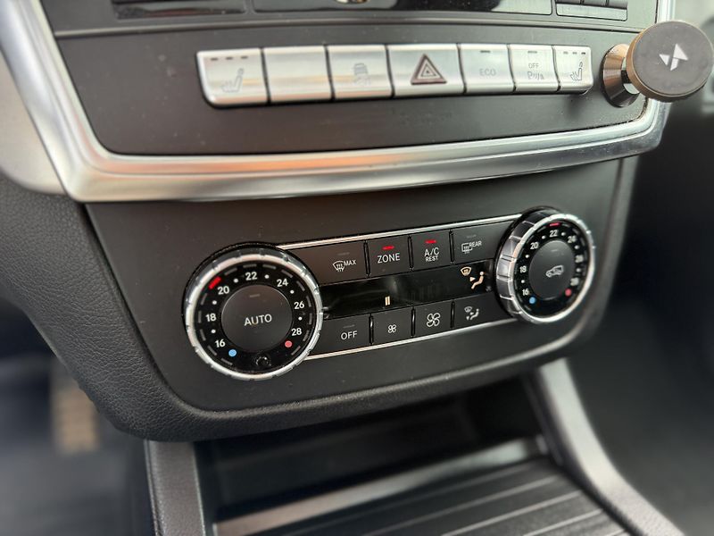 Mercedes-Benz Třídy M ML 350 CDI, 4-matic, panorama - fotka 16 z 19