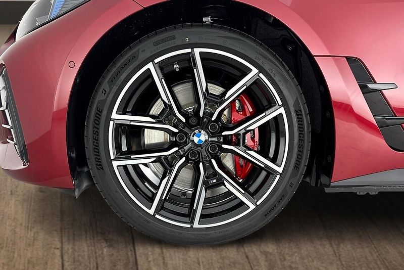 BMW i4 xDrive40 - fotka 24 z 24