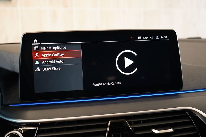 BMW Řada 5 M550i xDrive, Nezávislé, Laser - fotka 39 z 50