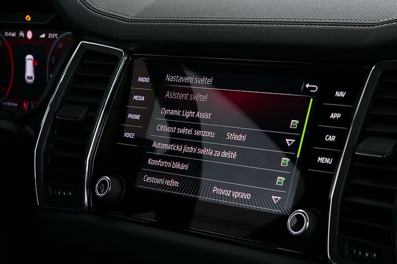 Škoda Kodiaq 2.0TDI 147kW 4x4 L&K Tažné DCC - fotka 35 z 45
