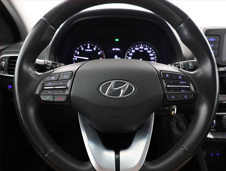 Hyundai i30 (2017) 1.0 T-GDI, Serv.kniha - fotka 8 z 17
