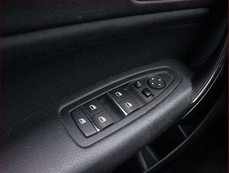 BMW Řada 1 (2019) 116d, Automat, Serv.kniha - fotka 19 z 22