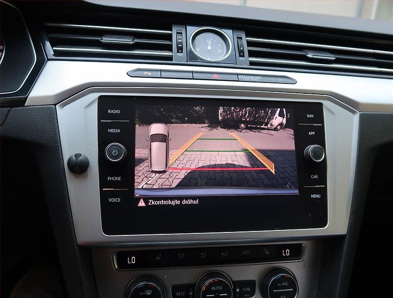 Volkswagen Passat (2019) 2.0 TDI, Navi, Tempomat - fotka 16 z 20