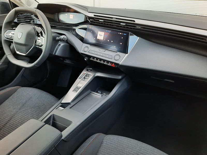 Peugeot 308 (2026) HB STYLE Hybrid 145 e-DCS6 - fotka 14 z 15