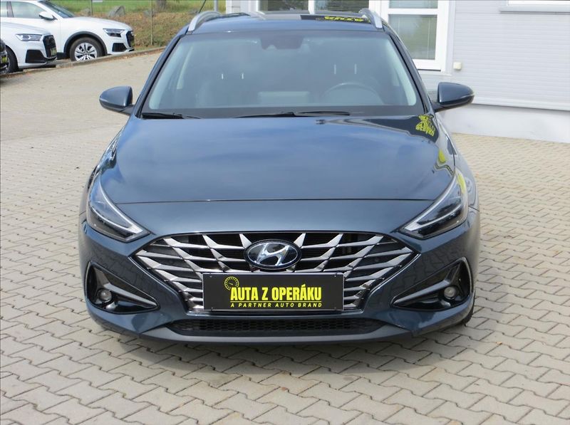 Hyundai i30 1,5 T-GDI M-Hev Style kombi - fotka 2 z 30