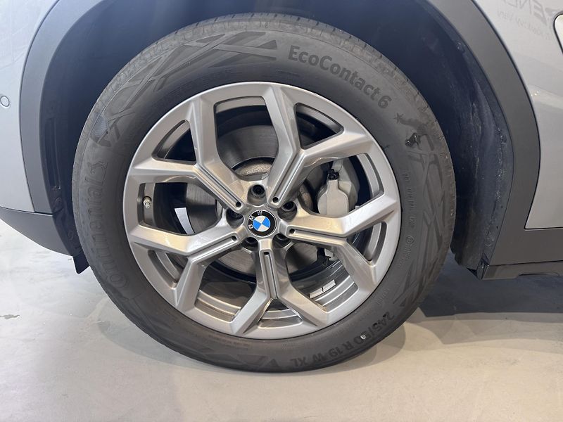 BMW X3 xDrive 30d xLine - fotka 6 z 25