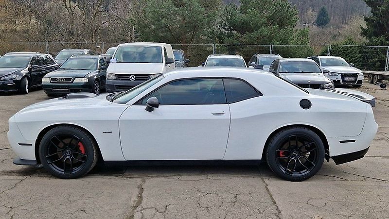 Dodge Challenger 5.7L V8 Hemi/Shaker/kůže/375 P - fotka 3 z 19