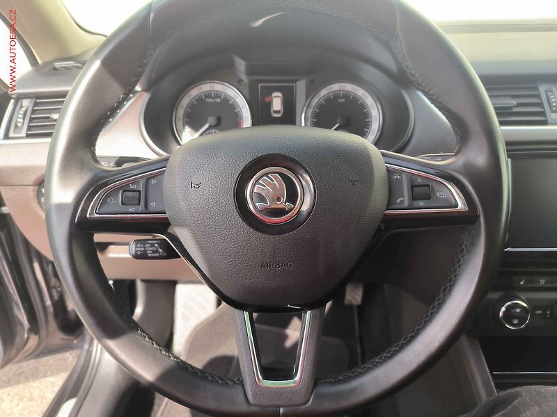 Škoda Octavia (2016) 2.0 TDi, L&K, DSG, STK8/28 - fotka 18 z 25
