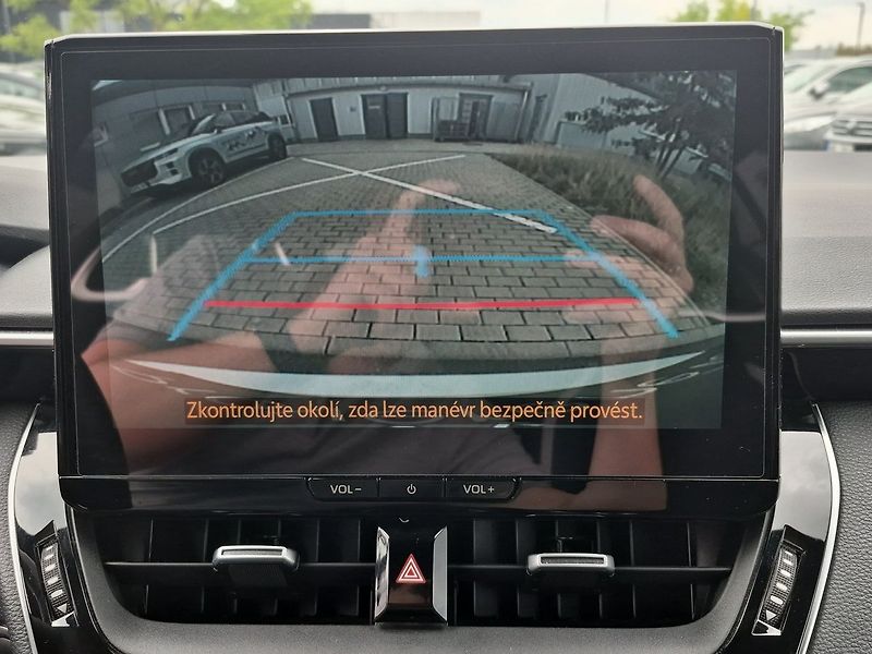 Toyota Corolla GR SPORT Dynamic 2.0 hybrid - fotka 17 z 25