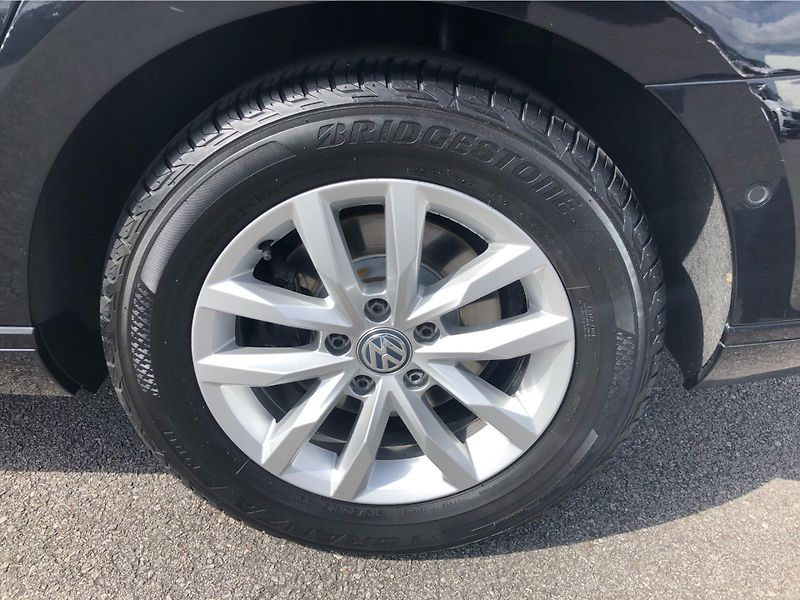 Volkswagen Passat 2.0 TDI DSG - fotka 14 z 29