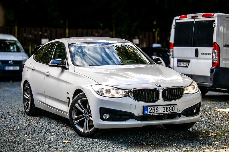 BMW Řada 3 - fotka 3 z 26