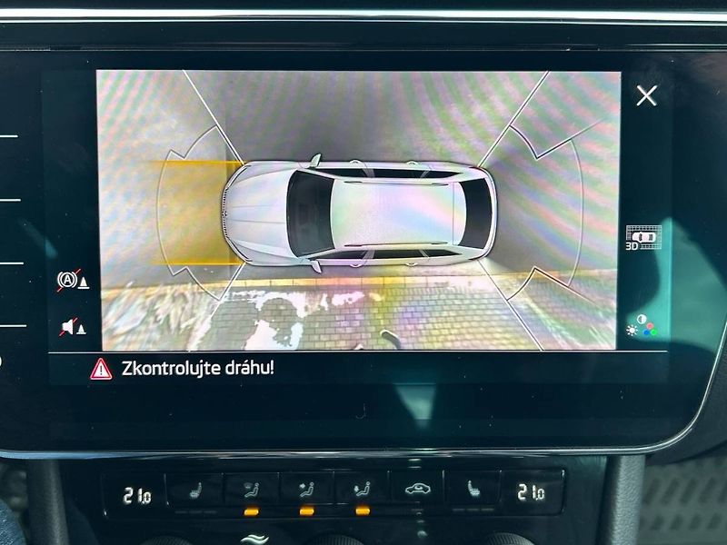 Škoda Superb (2022) kombi 2.0 TDI 7DSG L&K - fotka 29 z 35