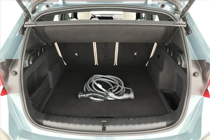 BMW iX (2023) xDrive30, SoH 100% - fotka 28 z 28