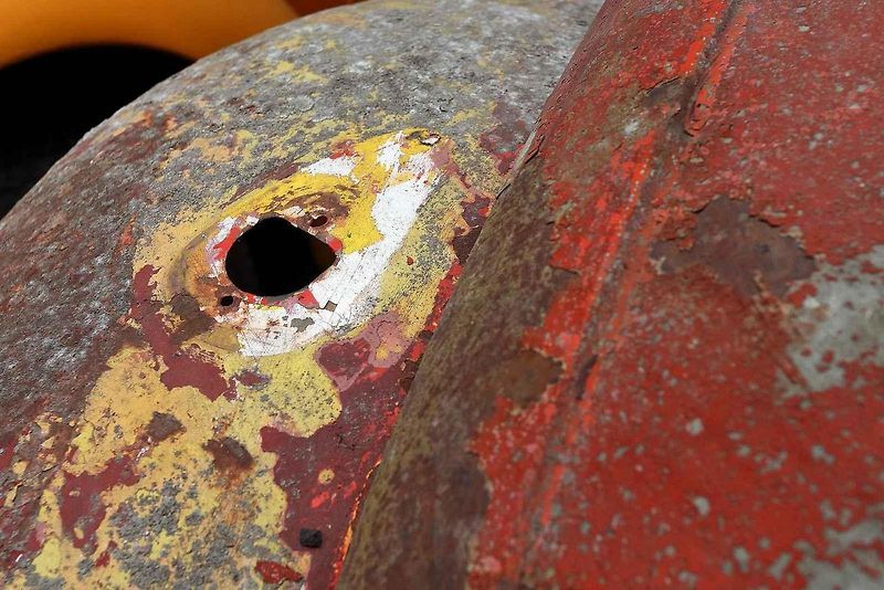 01 - Automobilový nadšenec a sběratel Jaromír Kostlivý otevřel ve Stodu u Plzně nové muzeum veteránů věnované vozům značek Volkswagen Brouk a Porsche. Návštěvníci uvidí naleštěné brouky i auta v procesu renovace, expozice čítá na 40 vozů.