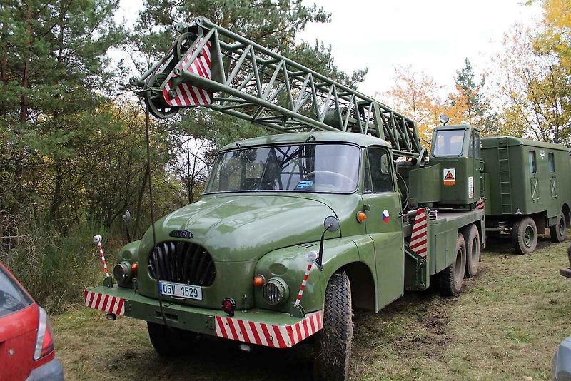 Setkání s názvem Kozinec, které se uskutečňuje dvakrát do roka, vždy na jaře a na podzim, je pro vyznavače vojenské historické techniky plné zážitků.