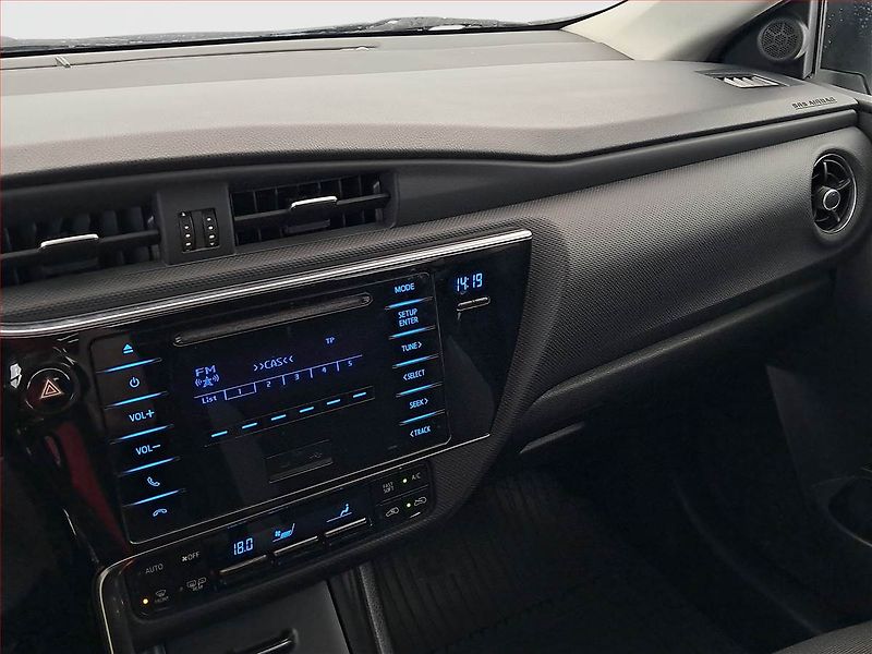 Toyota Auris (2015) 1.6 Valvematic, Serv.kniha - fotka 13 z 17