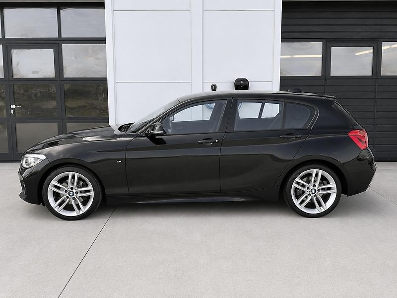 BMW Řada 1 120d M-Sport - fotka 2 z 19