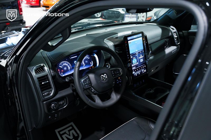 RAM 1500 (2025) Larami Night RAMBOX, 2025 v ČR - fotka 9 z 28