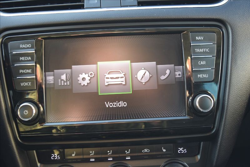 Škoda Octavia 1,6 TDI 77KW ALU KLIMA NAVI - fotka 40 z 48